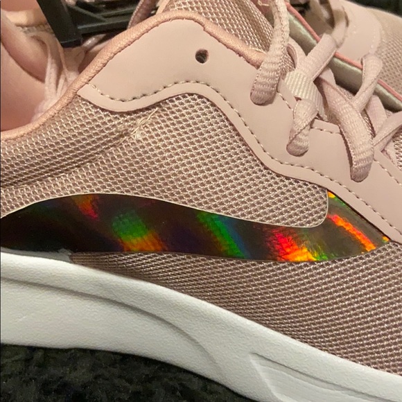 Light pink memory foam shoes - Picture 2 of 7